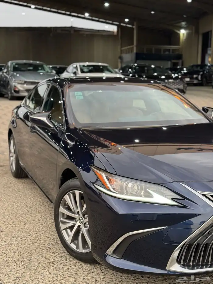 لكزس ES300h AH 2021 16