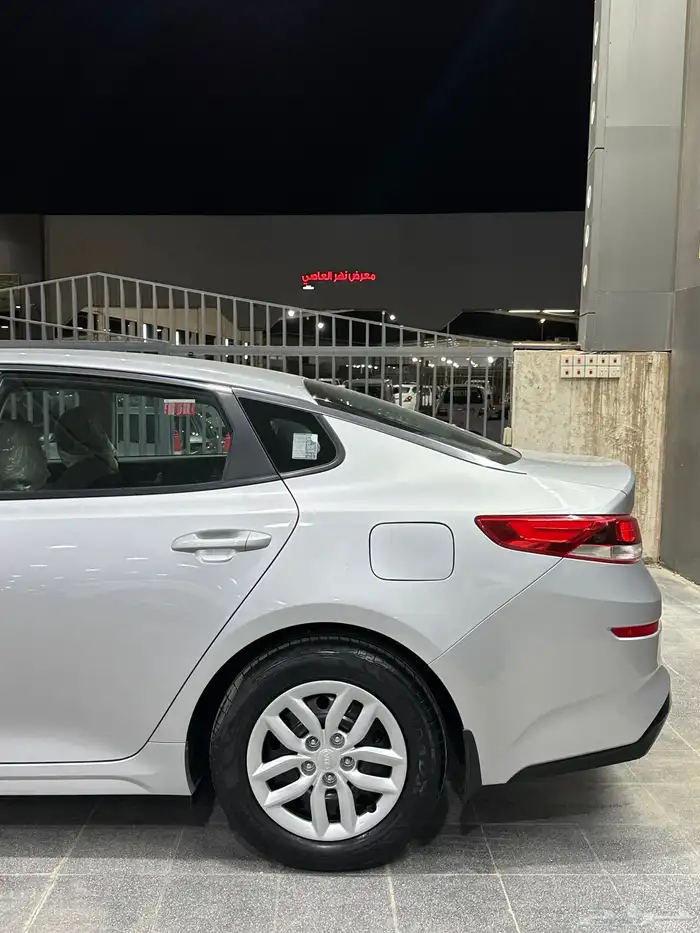 كيا اوبتيما 2020 فضي لدى معرض(عبيد الرشيدي) 19