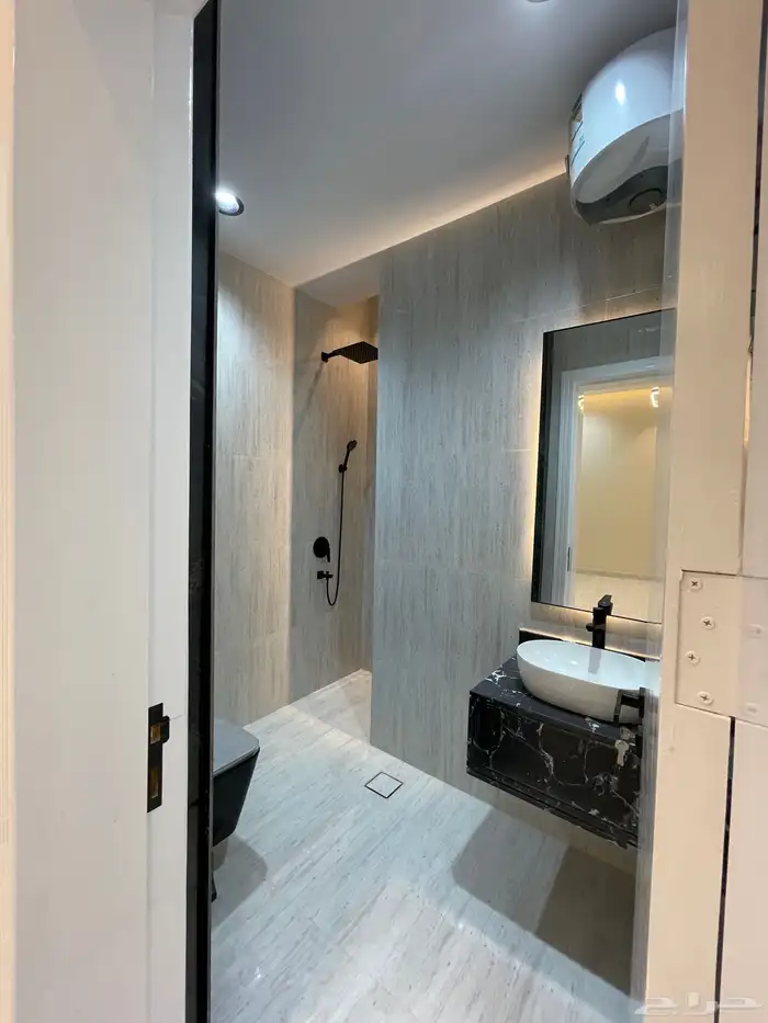 للبيع شقق علويه شغل راقي وسط الخدمات بخميس مشيط بسعر 500الف 17