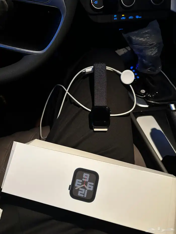 ساعه ابل للبيع جديد مع كرتون 0