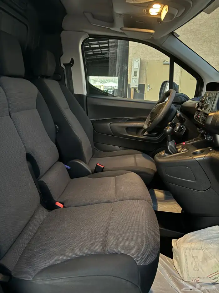 بيجو بارتنر 2021 ديزل بضاعه ممشى 98 الف متوفر 3 حبات 11