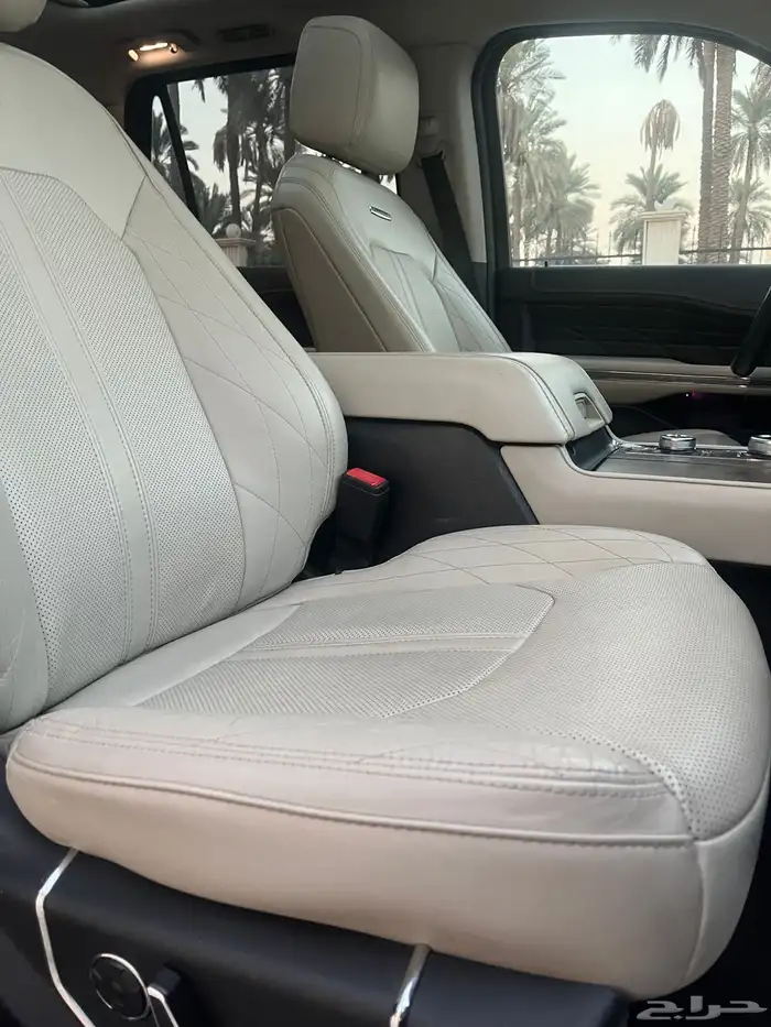 فورد إكسبيديشن بلاتينوم 2019 (Platinum) وارد الجزيرة مخزن 31