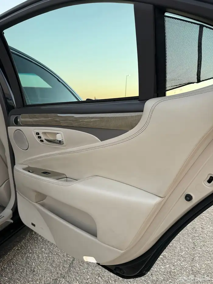 لكزس 2013-  460 LS 23