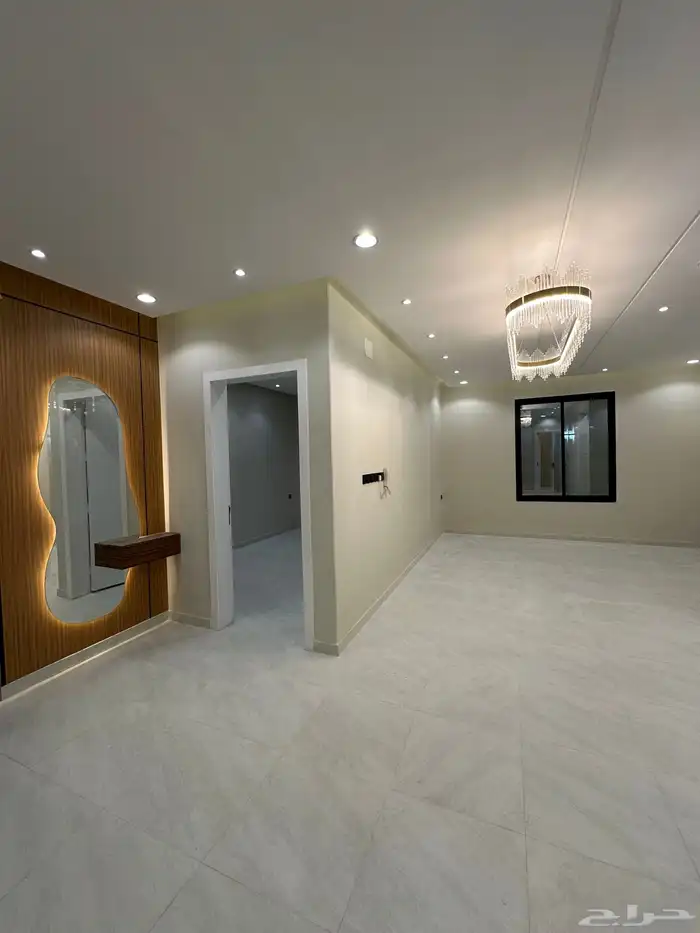 للبيع شقه تصميم مودرن بدرج داخلى للسطح قرب مطار ابها520الف 16