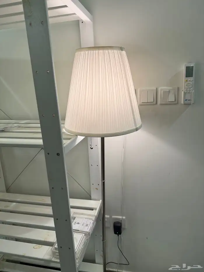 متفرقات ( كرسي - رفين تخزين- ابجورة طويلة -زولية صغيرة) 0