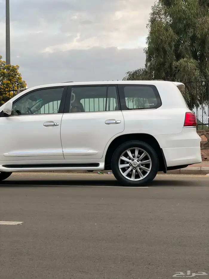 لكزس 2011 قل dd ماشي180 الف 4