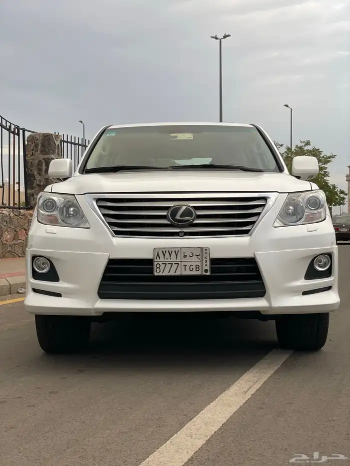 لكزس 2011 قل dd ماشي180 الف 0