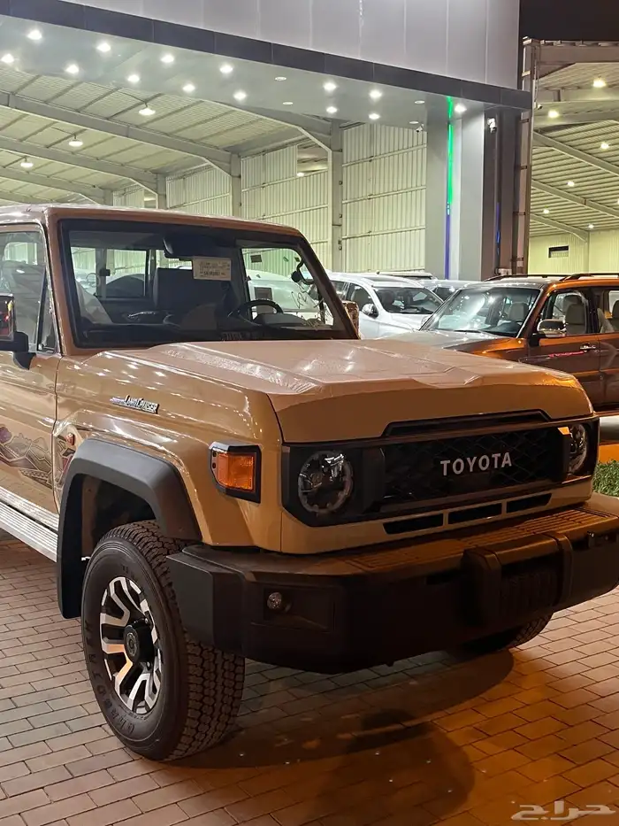 تويوتا شاص بنزين قير اوتماتيك فل كامل اصفار 2025 12