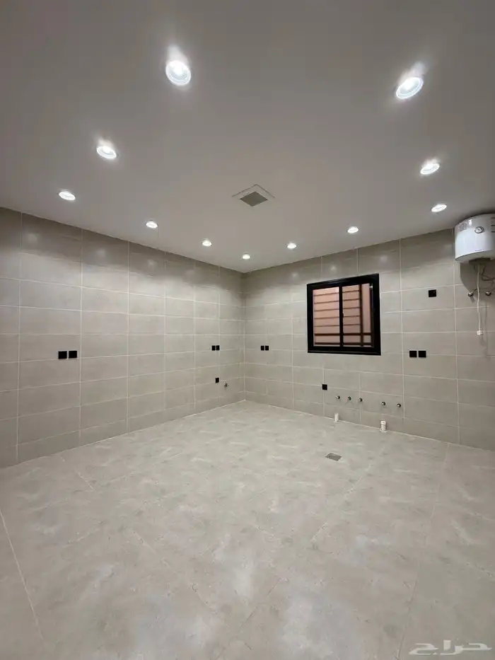 للبيع دور ثاني بسطح خاص خلف العثيم بالمحالة بسعر 500الف فقط 12