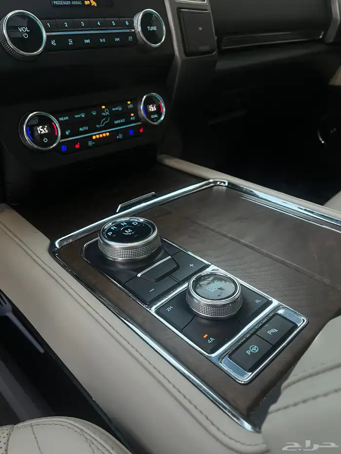 فورد إكسبيديشن بلاتينوم 2019 (Platinum) وارد الجزيرة مخزن 27