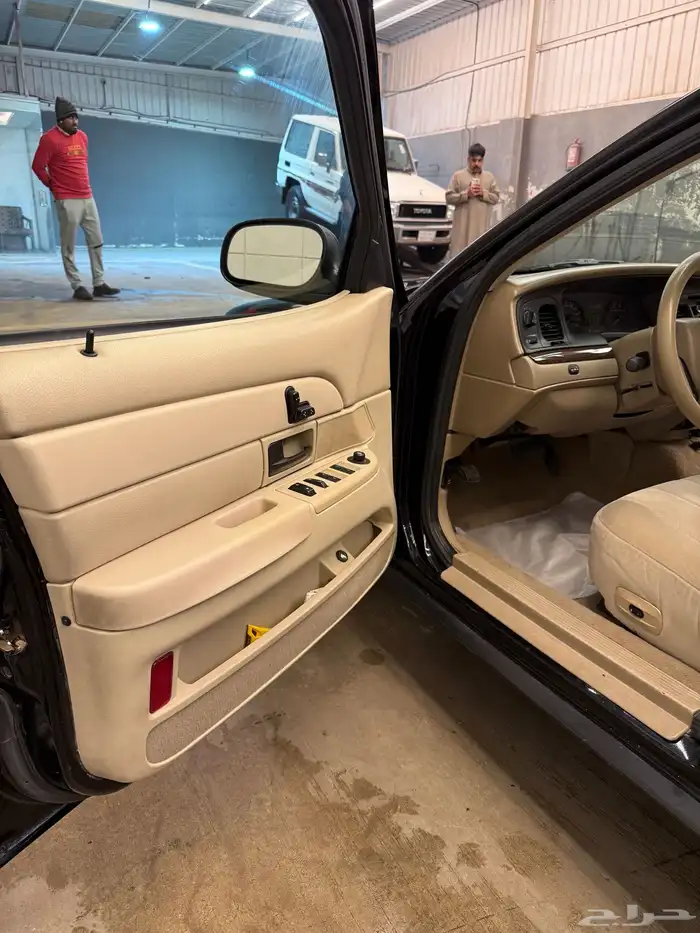 فورد فكتوريا 2009 10