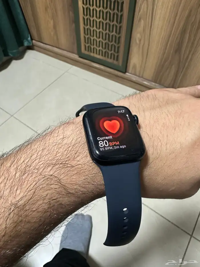 ساعة ابل جديدة نادرة مستعملة مع جميع ملحقاتها الأصلية 0