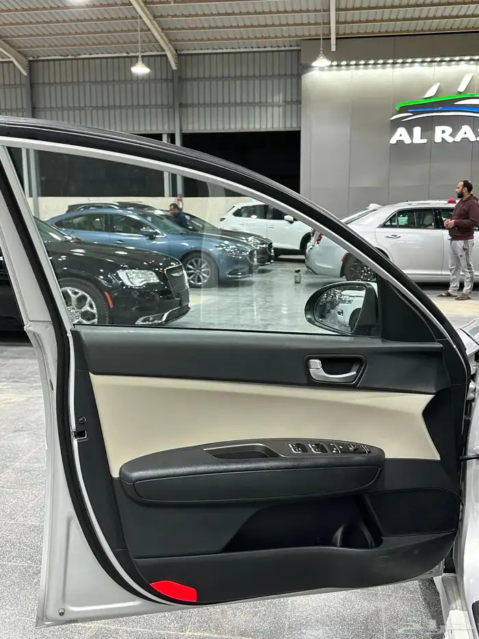 كيا اوبتيما 2020 فضي لدى معرض(عبيد الرشيدي) 32