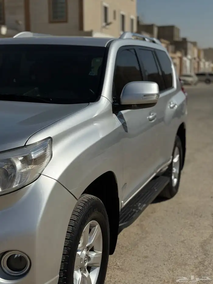 للبيع  تويوتا برادو 2017   رمادي   ستة سلندر   183 ألف ممشى 1