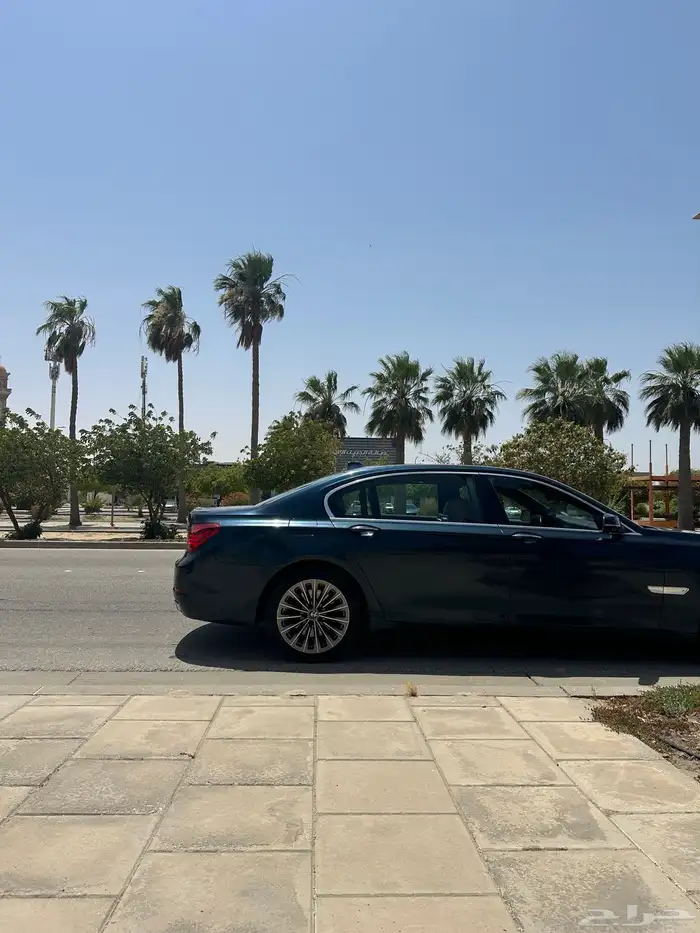 للبيع بي ام دبليو 740 فل كامل موصفات خاصه 5