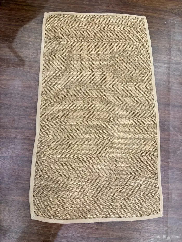 متفرقات ( كرسي - رفين تخزين- ابجورة طويلة -زولية صغيرة) 4