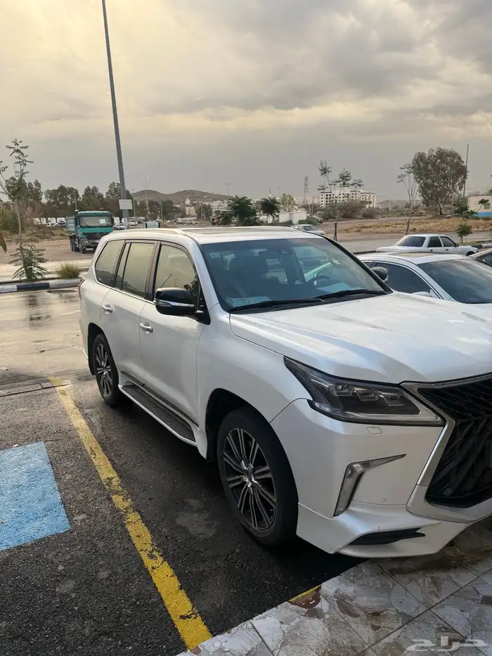 جيب لكزس 2020 LX570 فل كاملDD للبيع 0