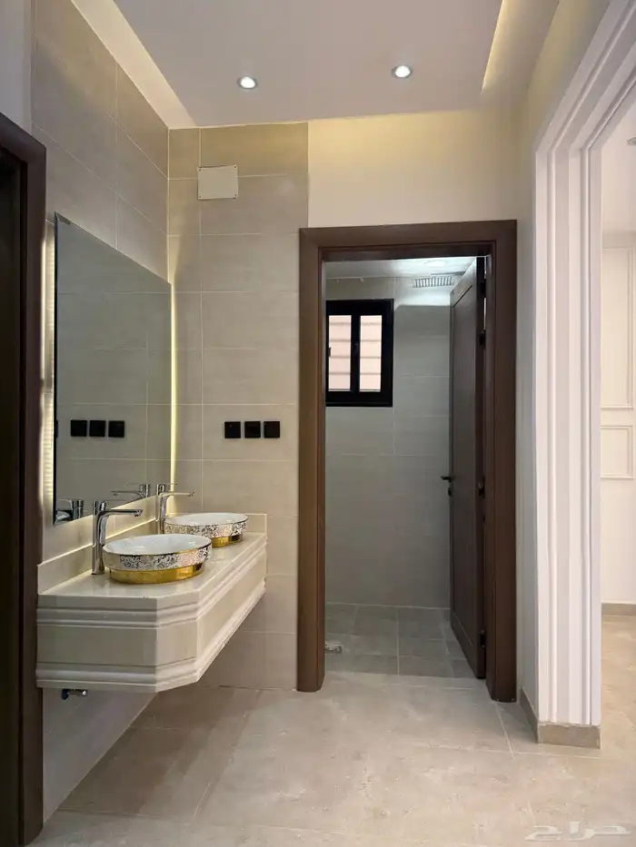 للبيع دور ثاني بسطح خاص خلف العثيم بالمحالة بسعر 500الف فقط 4