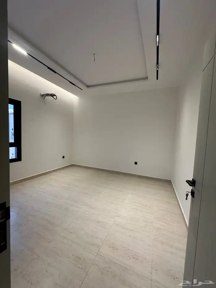 شقة للإيجار بحي الروضة 14