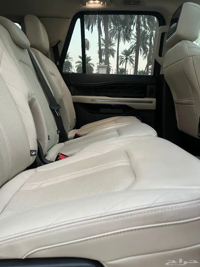 فورد إكسبيديشن بلاتينوم 2019 (Platinum) وارد الجزيرة مخزن 37