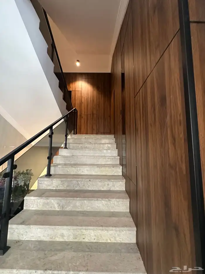 شقة للإيجار بحي الروضة 5