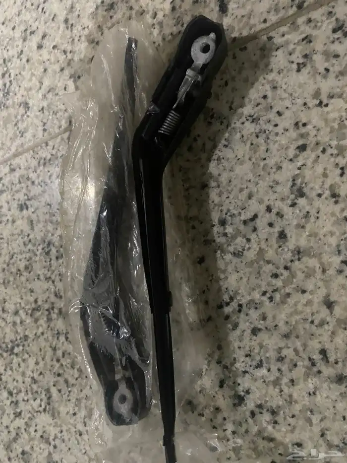 قطع مرسيدس 560 وفياجرا 30