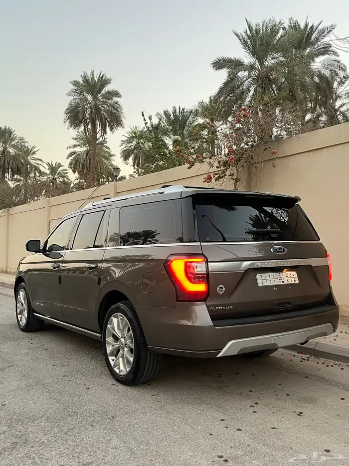 فورد إكسبيديشن بلاتينوم 2019 (Platinum) وارد الجزيرة مخزن 18