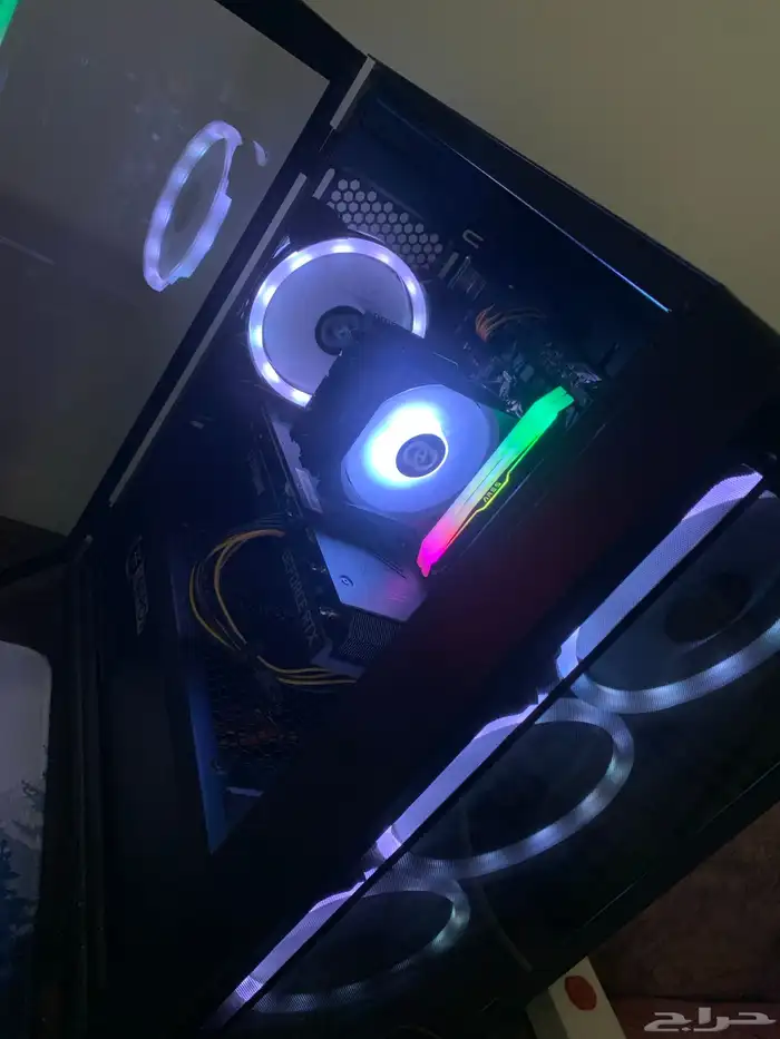 بي سي وشاشة وماوس وكيبورد وماوس باد وكرسي قيمنق كلهم ب 3800 12