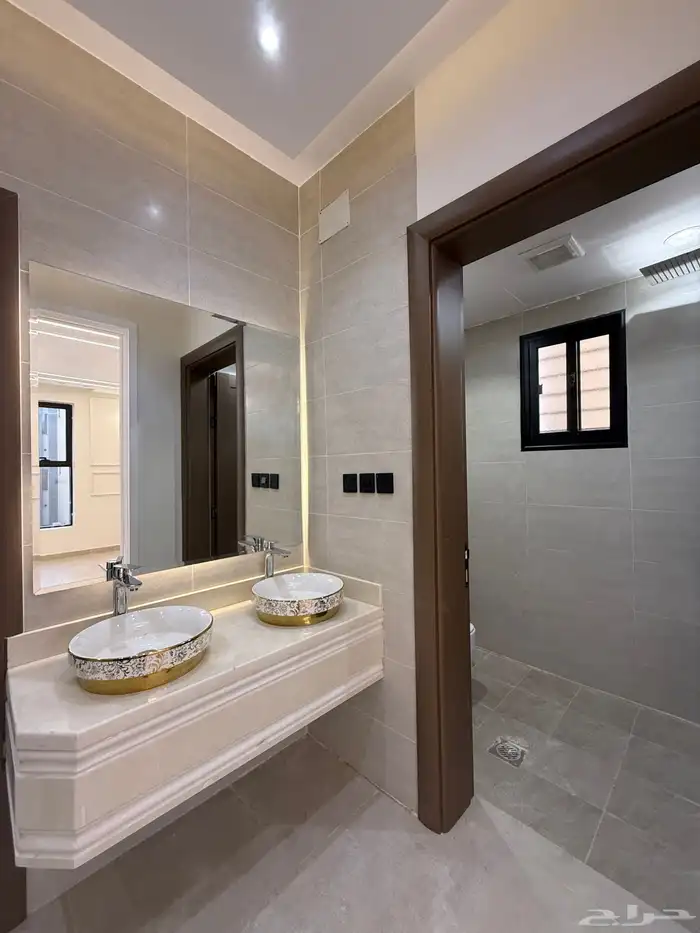 للبيع دور ثاني بسطح خاص خلف العثيم بالمحالة بسعر 500الف فقط 6