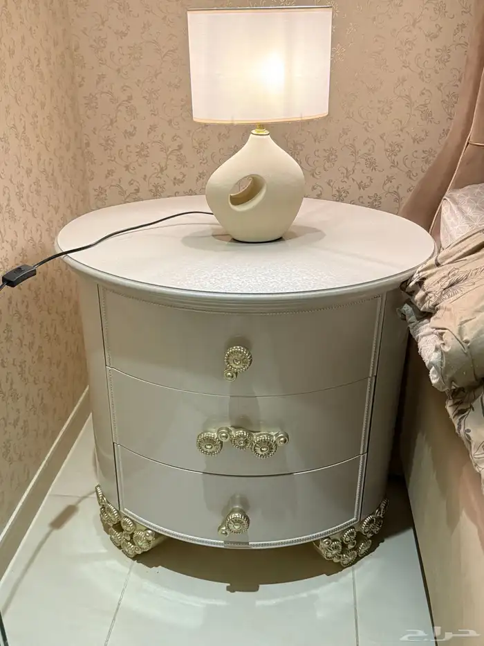 غرفة نوم كامله من المطلق للبيع المستعجل 3