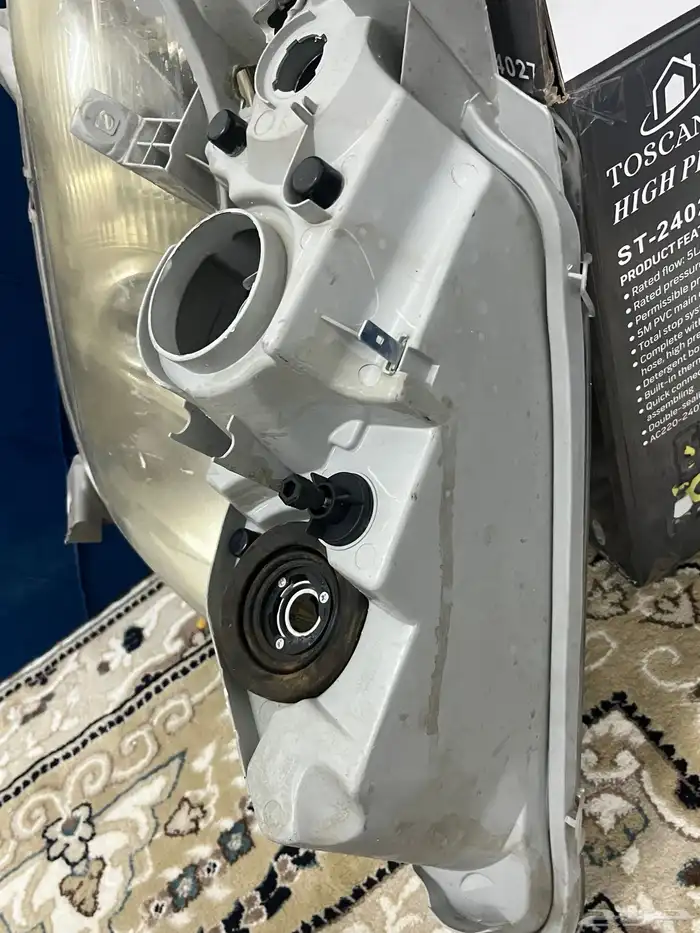 للبيع شمعات كامري 2011 نضيفه 5