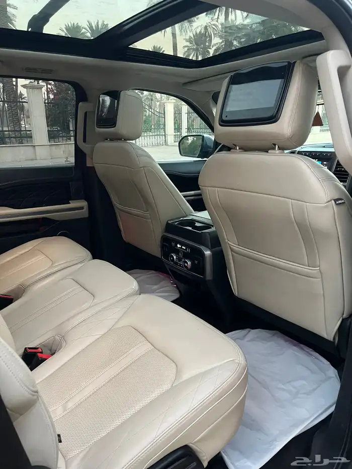 فورد إكسبيديشن بلاتينوم 2019 (Platinum) وارد الجزيرة مخزن 52