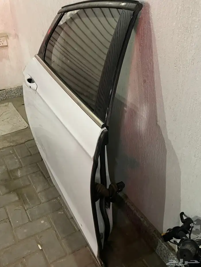 فورد فيوجن باب خلفي يمين ابيض  بلد 1