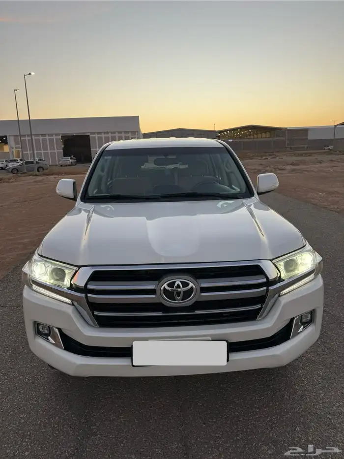 جيب لاندكروزر 2020 6 سلندر GXR1 42