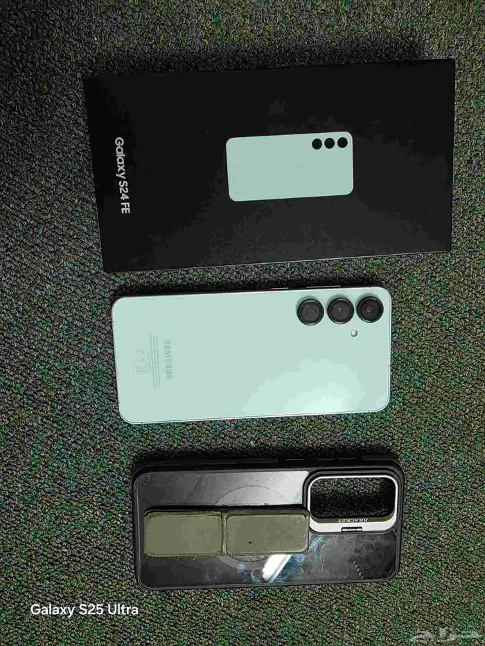 Samsung Galaxy S24 FE 0