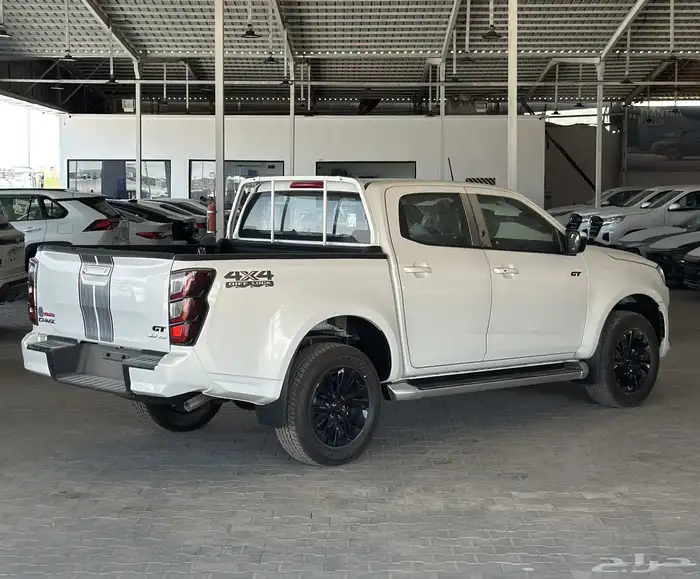 ايسوزو ديماكس غمارتين 2025 - ISUZU D-MAX 5