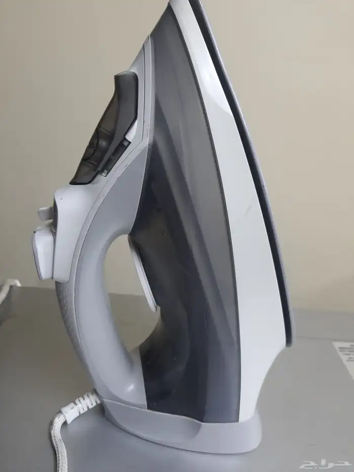 مكنسة باناسونك شبه جديده وشاشه باناسونك واغراض للبيع بالدمام 3