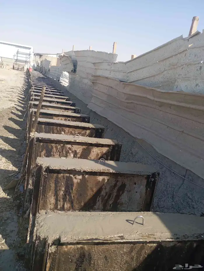 سفتي حواجز خرسانية نيوجرسي قواعد انارة مضلات مناهل 5