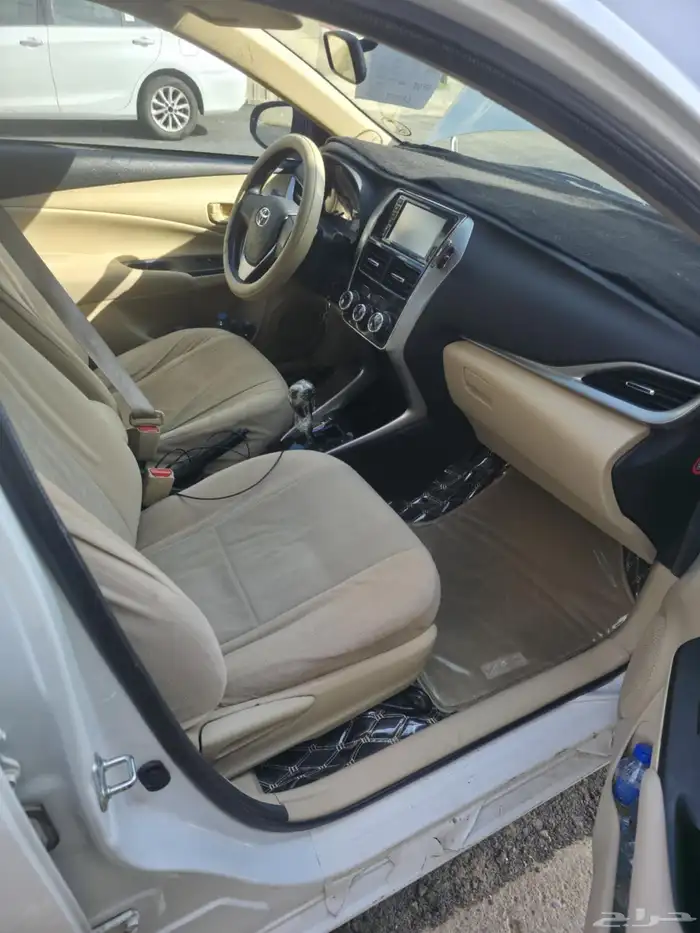 تويوتا ياريس 2020 ممشي 61 ألف فقط مخزن 13