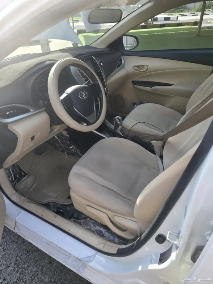 تويوتا ياريس 2020 ممشي 61 ألف فقط مخزن 7