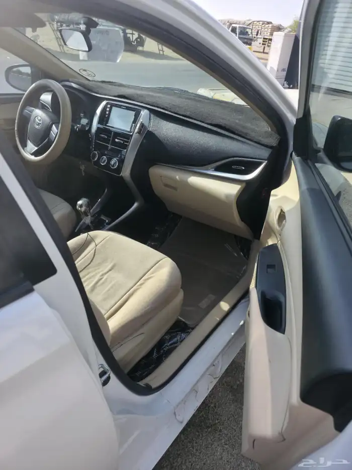 تويوتا ياريس 2020 ممشي 61 ألف فقط مخزن 8