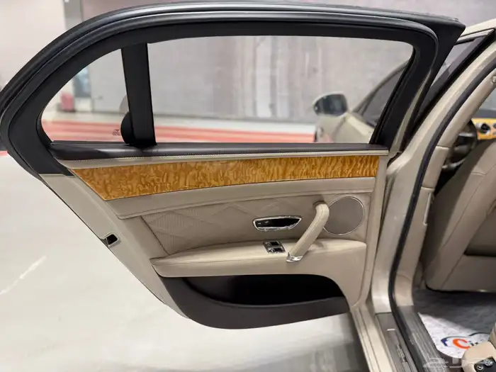 العداد 52الف الموديل 2014 النوع بنتلي فلنج اسبير 11