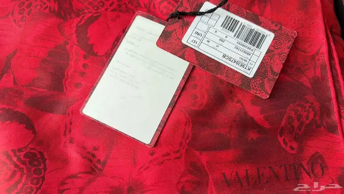 تيشرتات وبلايز كفالي دوتشي قبانا وكرولينا  سكارف فالنتيو 23