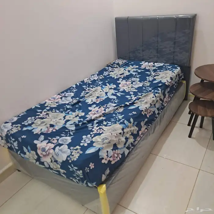 اربعه اسره مع مراتب جديده للبيع استعمال اقل من سنه 0