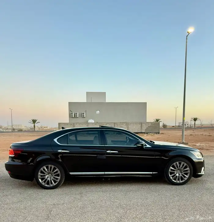 لكزس 2013-  460 LS 8