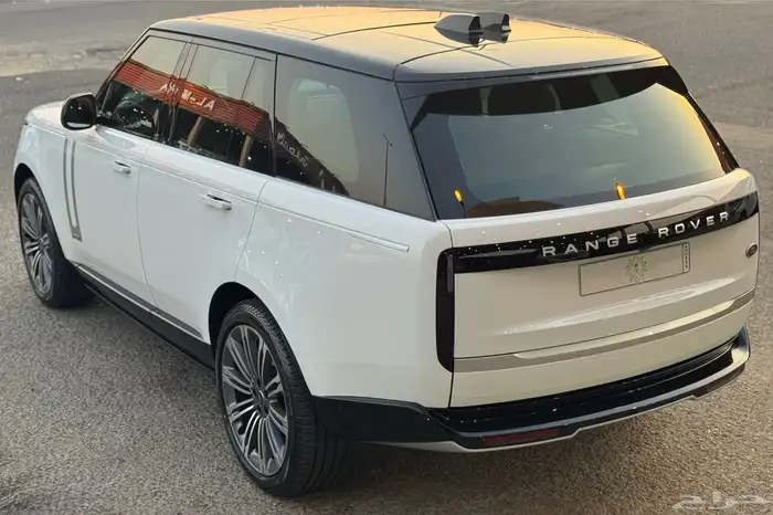 رنج روفر فوج اوتوبيقرافي 2023 V8 - بحالة الوكالة 5