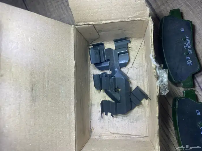 فحمات ازيرا خلفي اصلي وكاله 2013 1