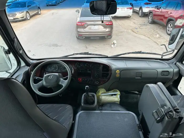 هونداي باص كونتي موديل 2015 ديزل 30 راكب 10