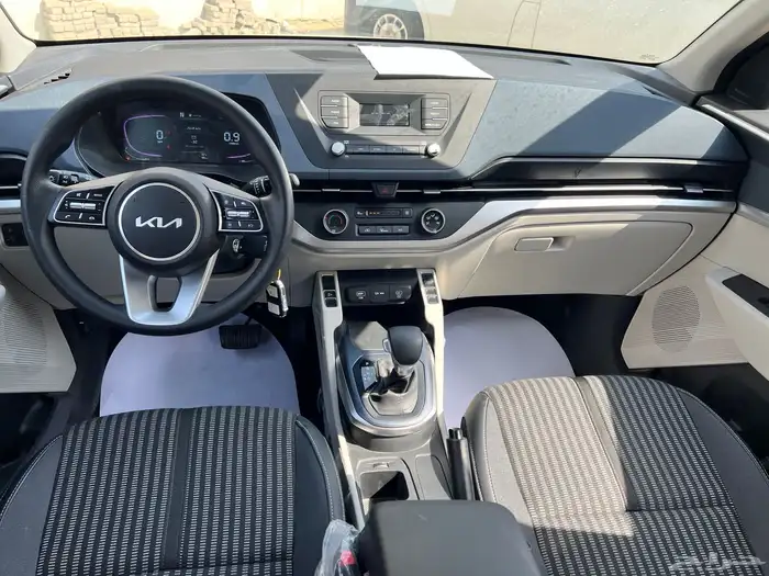 كيا كارنز 2024استاندر 6