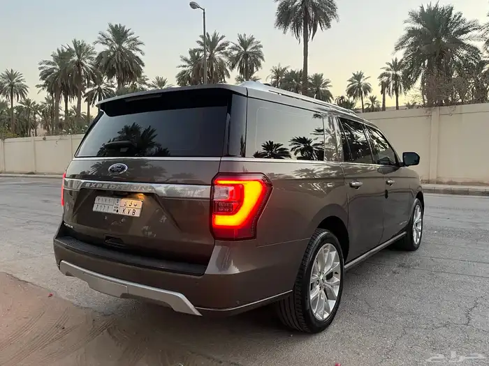 فورد إكسبيديشن بلاتينوم 2019 (Platinum) وارد الجزيرة مخزن 12